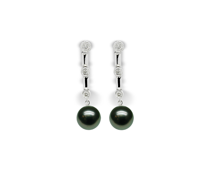 Francine a Black Tahitian Cultured Pearl Earring