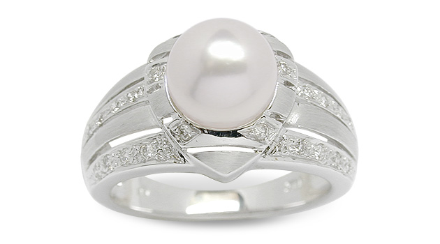 Amore a Japanese Akoya Cultured Pearl Ring