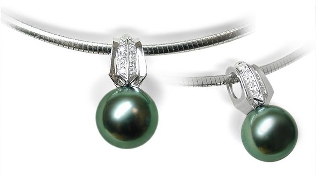 Andrea a Black Tahitian Cultured Pearl Pendant