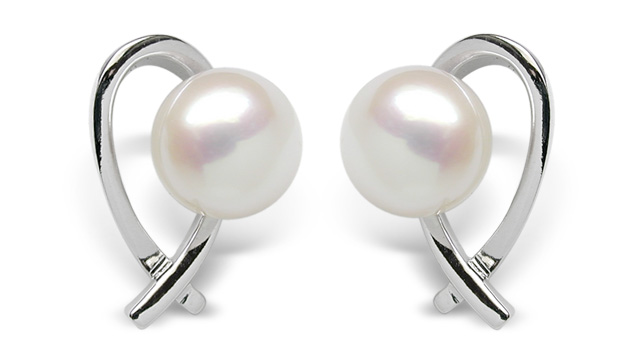 Anglefish a Japanese Akoya Cultured Pearl Earring