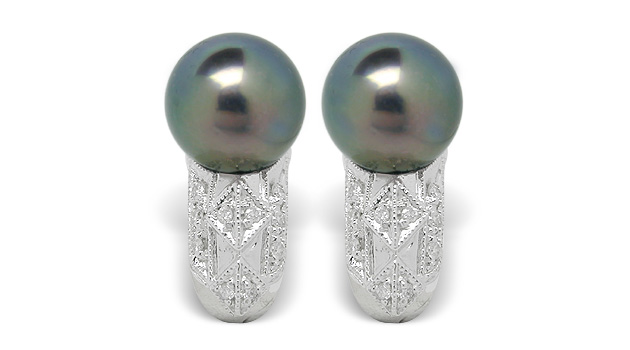 Black Pearl Earring Alicia Akoya Cultured