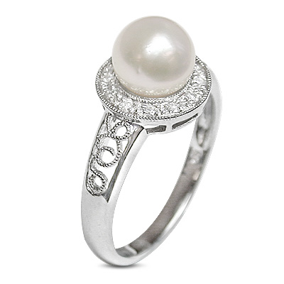 Celo a Japanese Akoya Cultured Pearl Ring