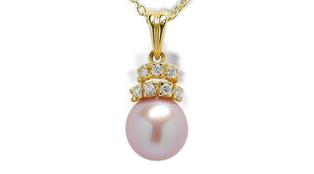 Dutches a Freshwater Pearl Pendant