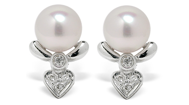 Etoile a Japanese Akoya Cultured Pearl Earring