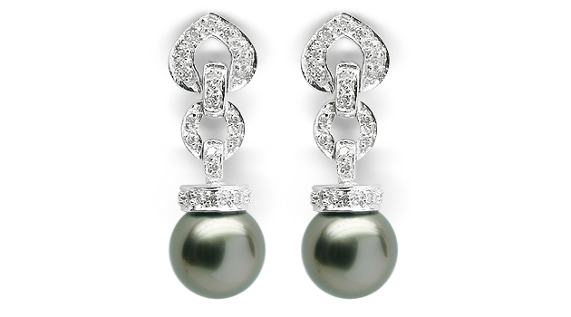 Evania a Black Tahitian Cultured Pearl Earring