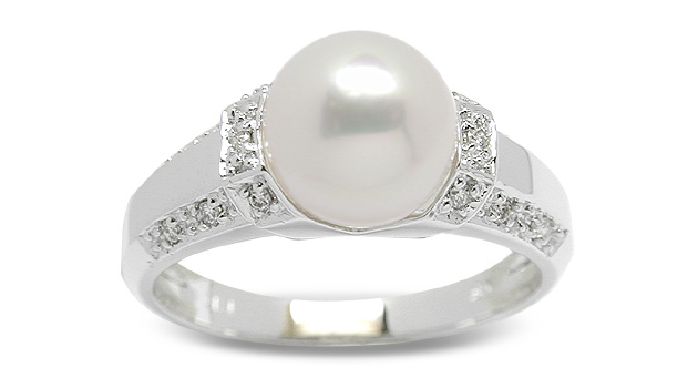 Feronia a Japanese Akoya Cultured Pearl Ring