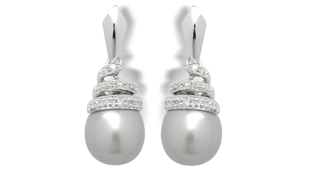 Fresh Bella a Freshwater Cultured Pearl Earring