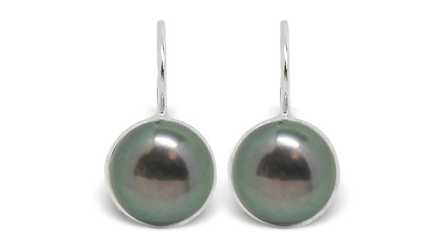 Fresh Stud a Freshwater Pearl Lever Back Earring