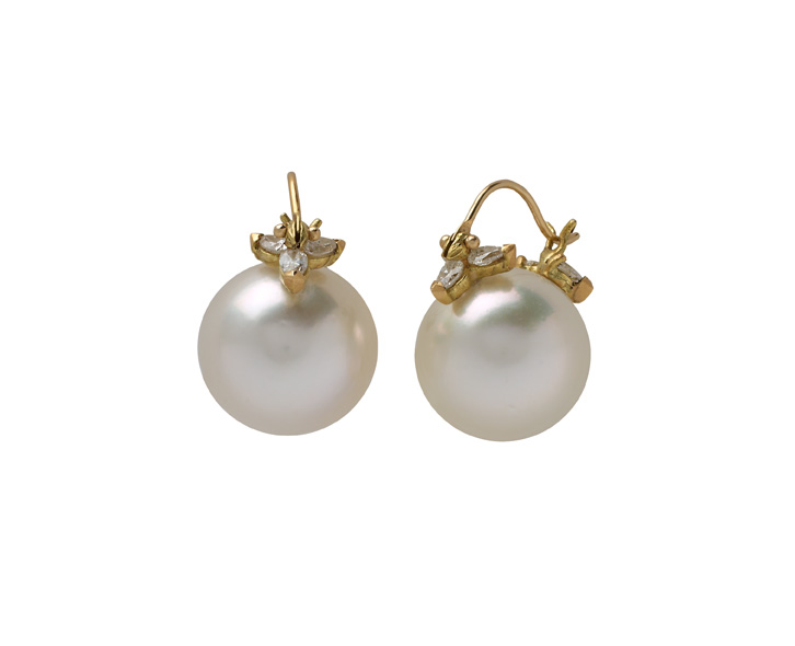Gabrielle Sanchez Pearl & Diamond Flyer 18K
