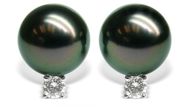 Grace a Black Tahitian Cultured Pearl Earring