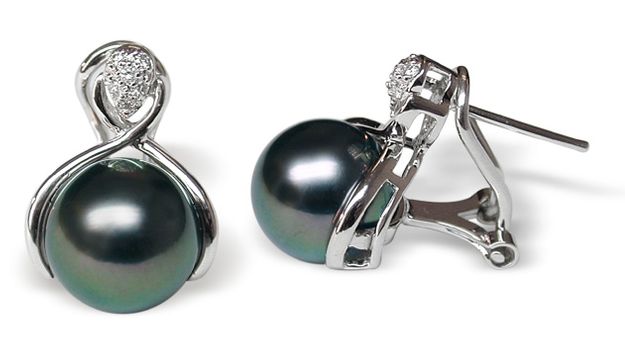 Lamia a Black Tahitian South Sea Cultured Pearl Earring