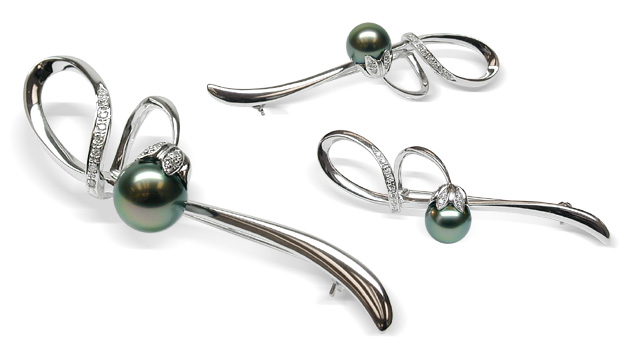 Lilias Black Tahitian South Sea Pearl Brooch