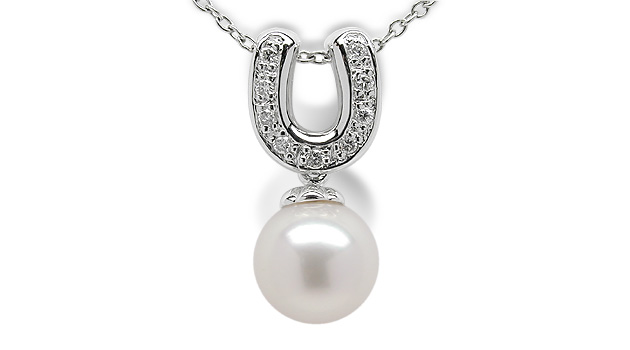 Lucky a Japanese Akoya Cultured Pearl Pendant