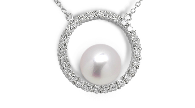 Luda Diamond Pendant