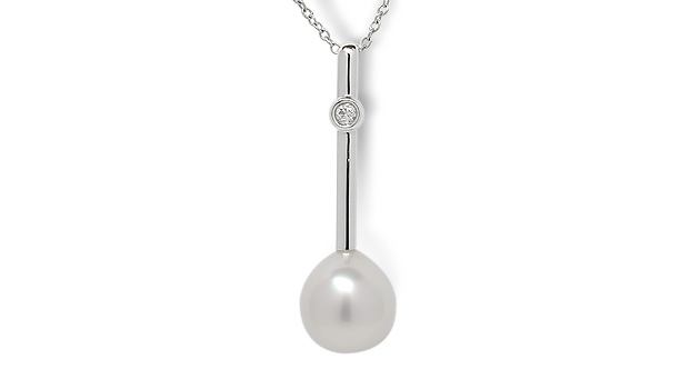 Mea a Australian White South Sea Cultured Pearl Pendant
