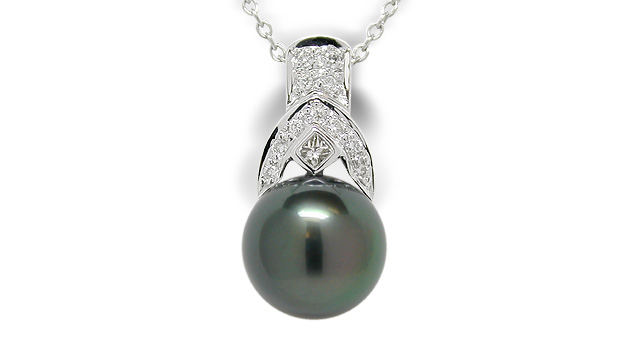 Mistico a Black Tahitian Cultured Pearl Pendant