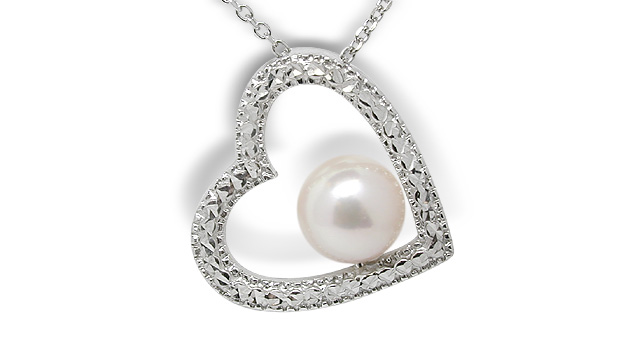 Pearl Heart Pendant with Diamond Cut Surface