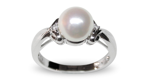 Ruby a Japanese Akoya Cultured Pearl Ring