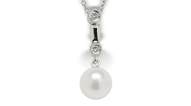 Silk a Japanese Akoya Cultured Pearl Pendant