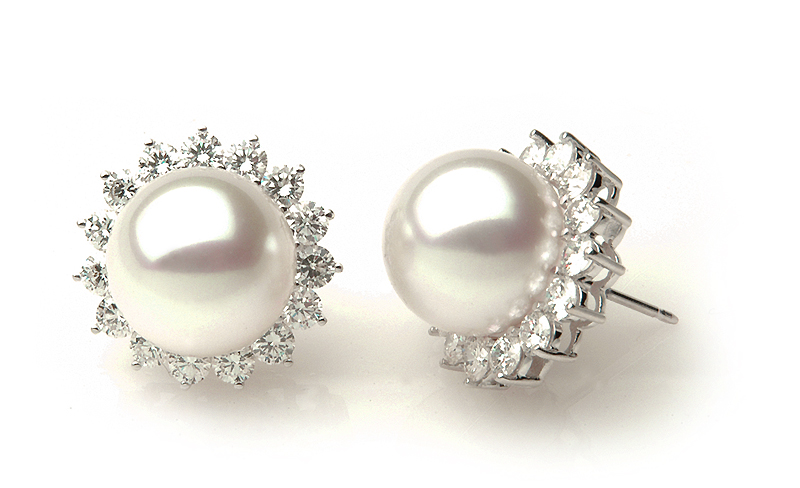 South Sea Pearl with Diamond Surround