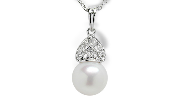 Tia a Japanese Akoya Cultured Pearl Pendant