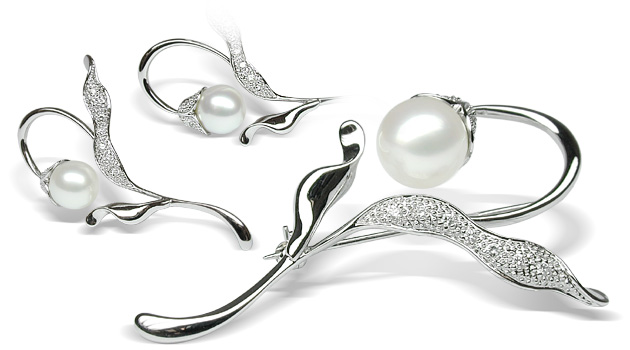 Tulip White South Sea Pearl Brooch