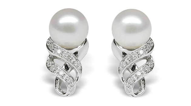 Vivian a Japanese Akoya Cultured Pearl Earring