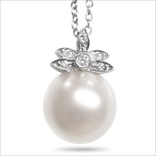 White Walnut South Sea Pearl Pendant