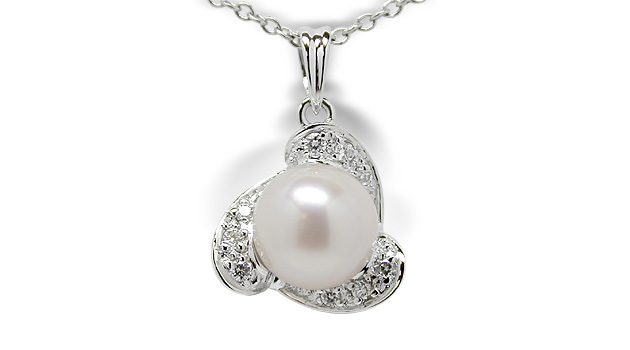 Zelia a Japanese Akoya Cultured Pearl Pendant