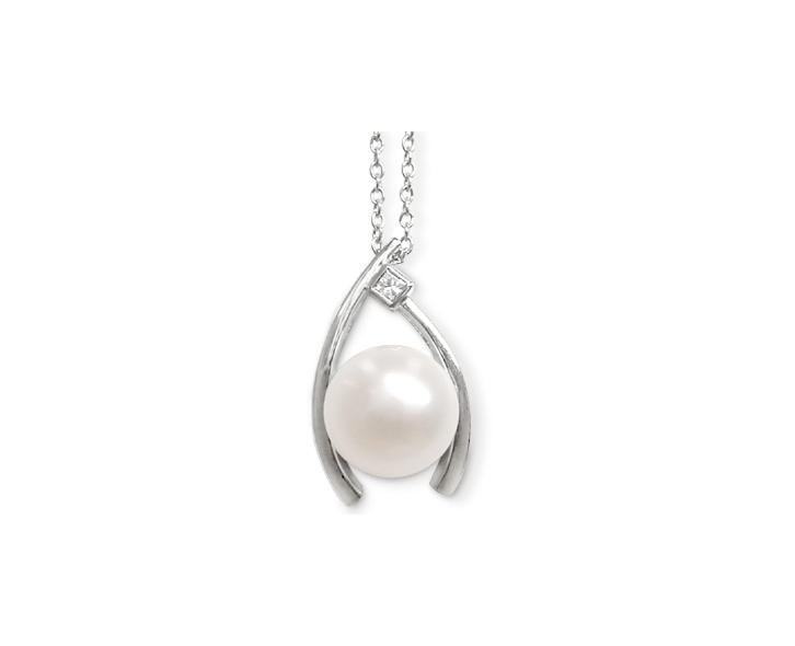 White Wish a South Sea Cultured Pearl Pendant