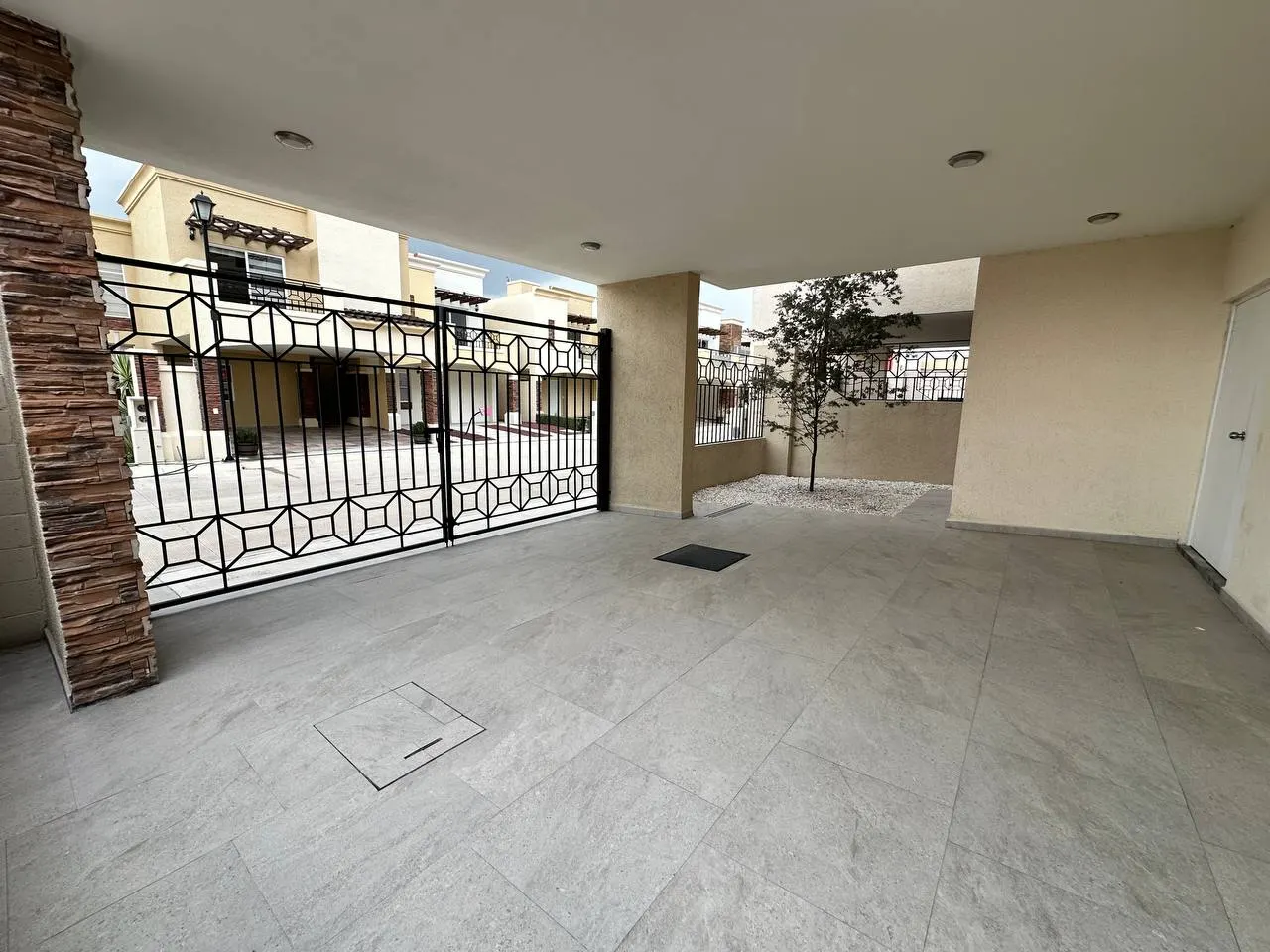 Foto 2 de casa en venta en san antonio, Pachuca: Casa 4 recamaras con baño completo, una de ellas en planta baja l Sur de Pachuca