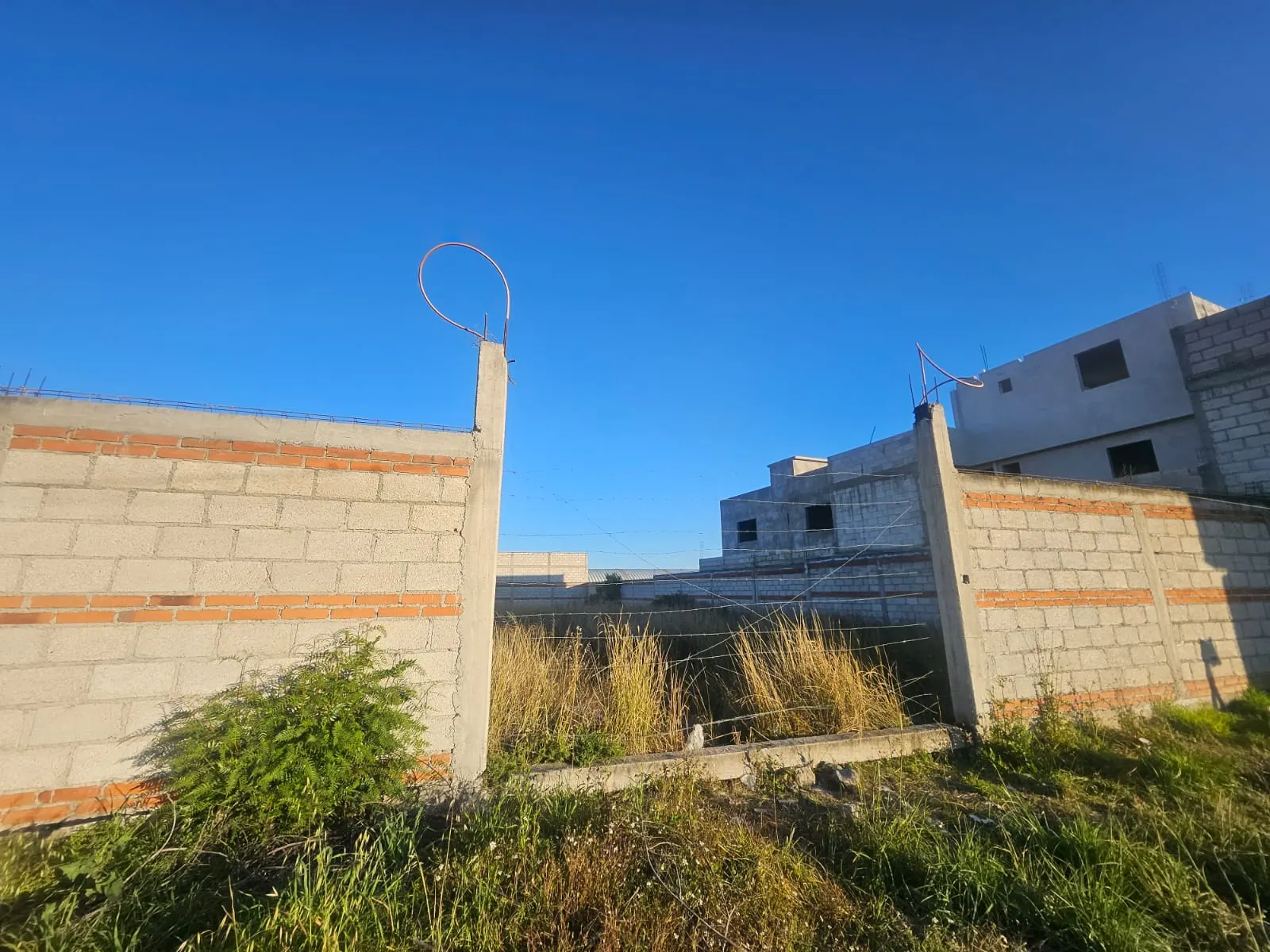Foto 5 de casa en venta en Ampliación el Palmar, Pachuca: Terreno bardeado cercano a Zona Plateada