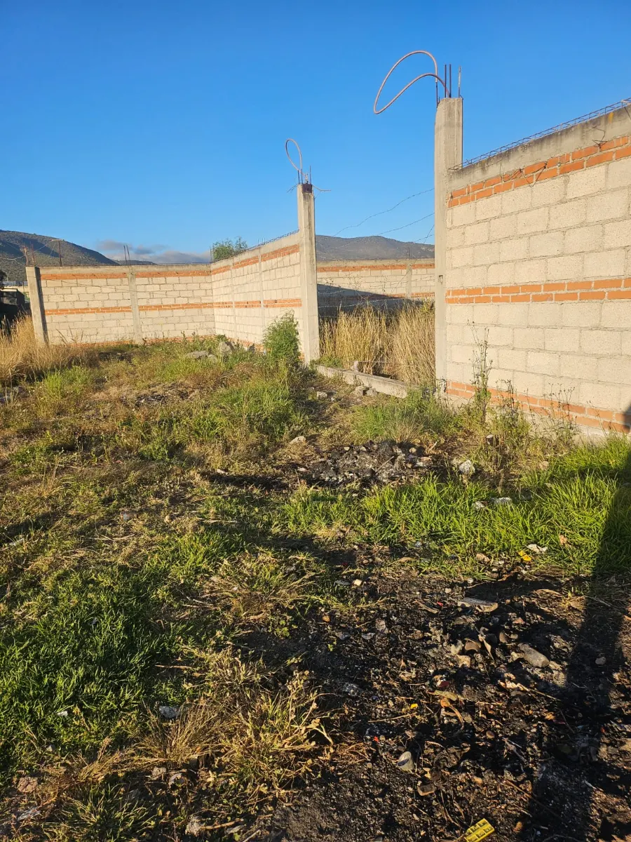 Foto 7 de casa en venta en Ampliación el Palmar, Pachuca: Terreno bardeado cercano a Zona Plateada