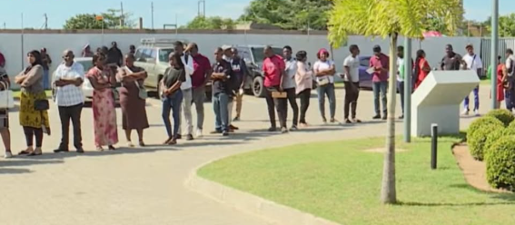 Atrasos no INATRO do Zimpeto deixam utentes mais de um ano à espera por cartas de condução