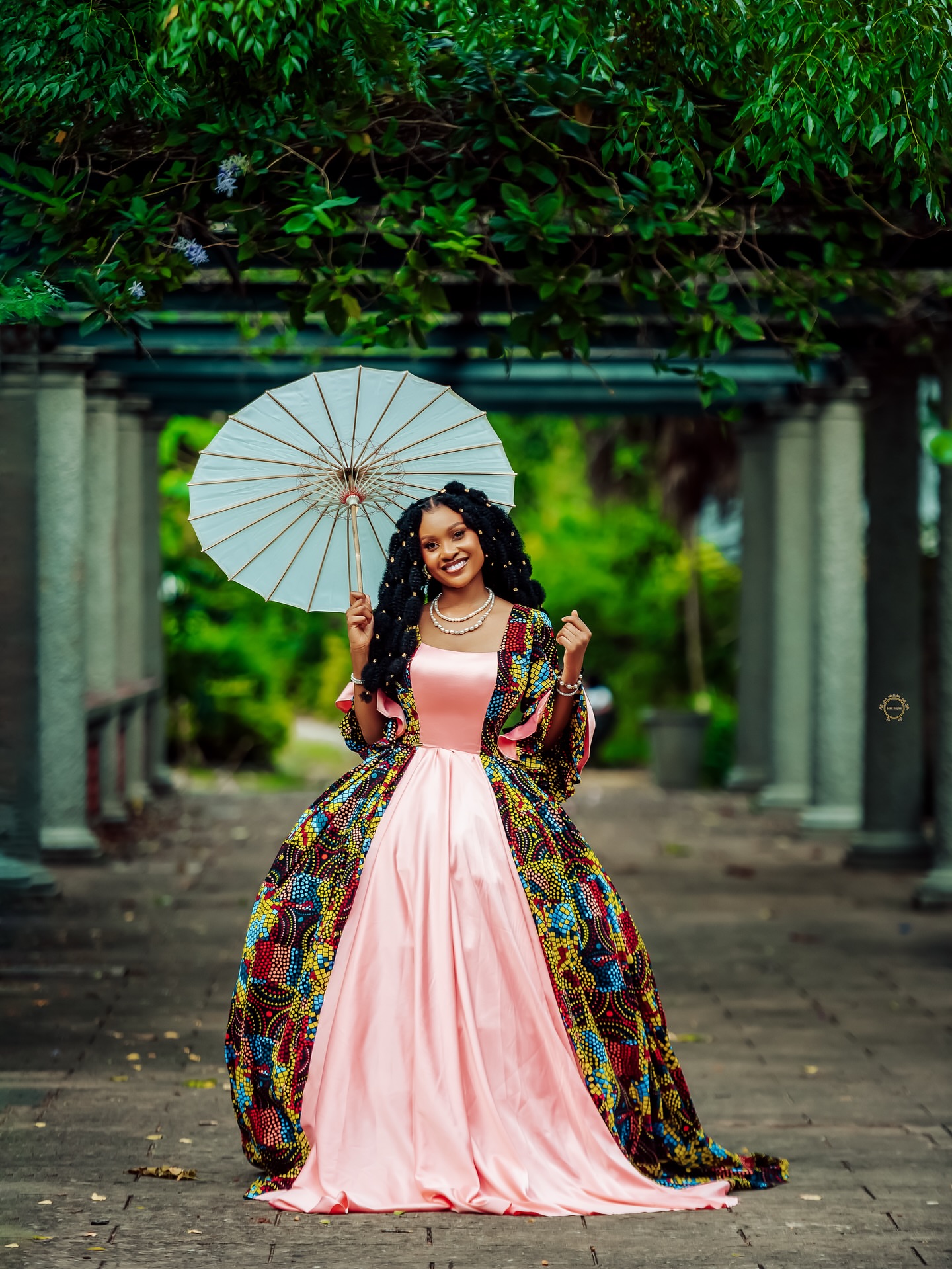 Farzana acusa plágio e Feliciano reage com ameaça de processo judicial