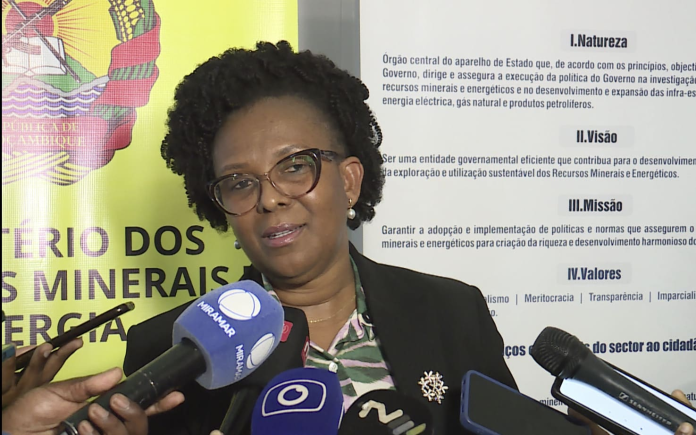 Governo prepara medidas para conter subida de preços dos combustíveis