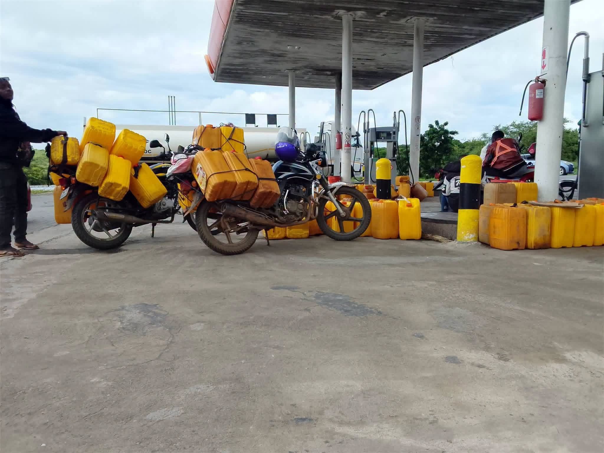 Ormuz reaberto: isso vai mesmo aliviar o combustível e o gás de cozinha em Moçambique?