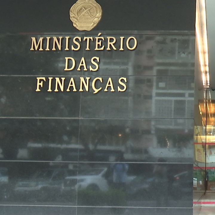 Sete funcionários das Finanças detidos em Maputo por suspeitas de corrupção
