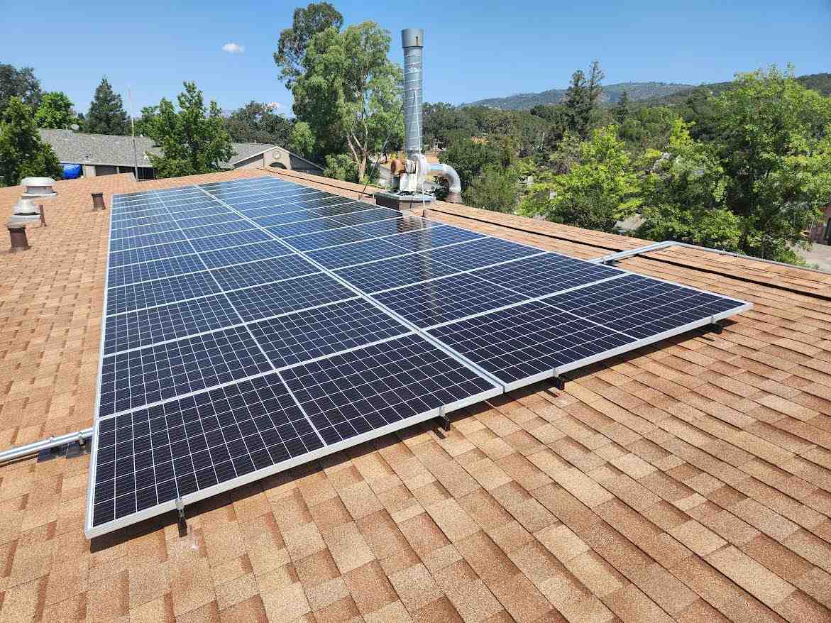 Commercial solar installation on a large facility roof - solar panels for business premises Commercial solar installation on a large facility roof - solar panels for business premises