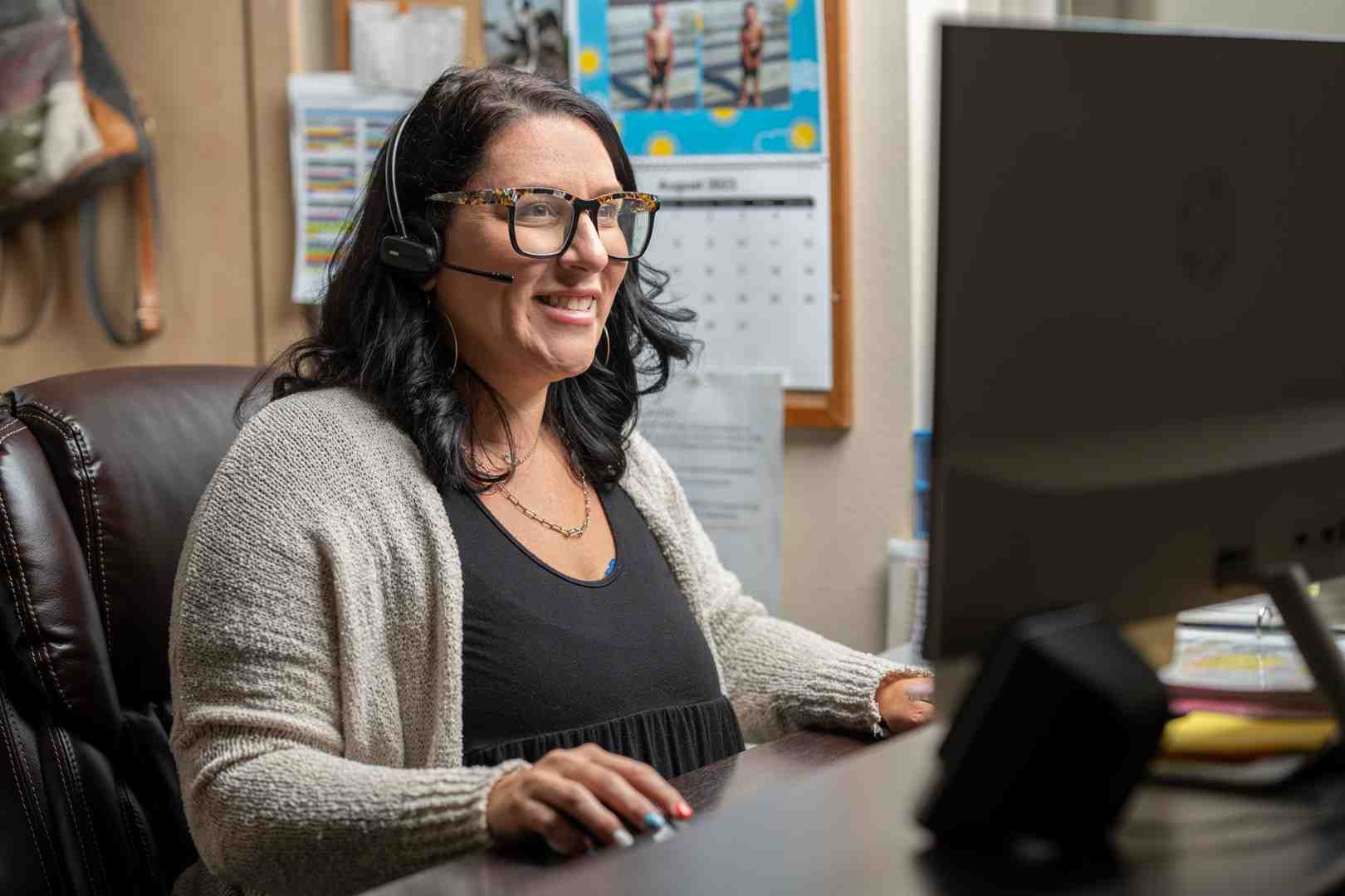 Infographic showing the top 5 benefits of annual heating maintenance: 1) Lower energy bills through improved efficiency, 2) Extended system lifespan by reducing wear and tear, 3) Fewer emergency breakdowns through early problem detection, 4) Improved home safety with carbon monoxide and gas leak checks, 5) Better indoor air quality with clean filters and proper airflow - heating maintenance bend or