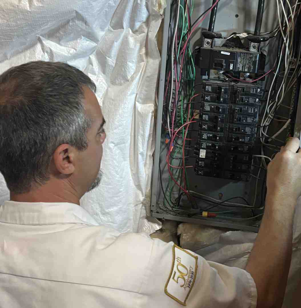 close-up panel work - electrician near me close-up panel work - electrician near me