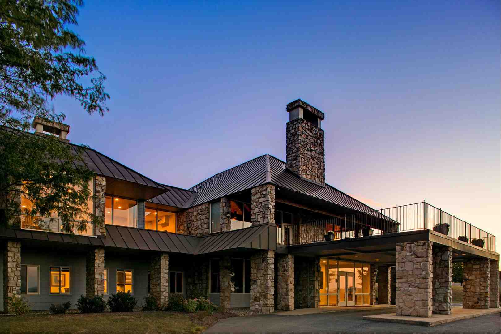 welcoming and clean facility entrance - Alcohol rehab centers