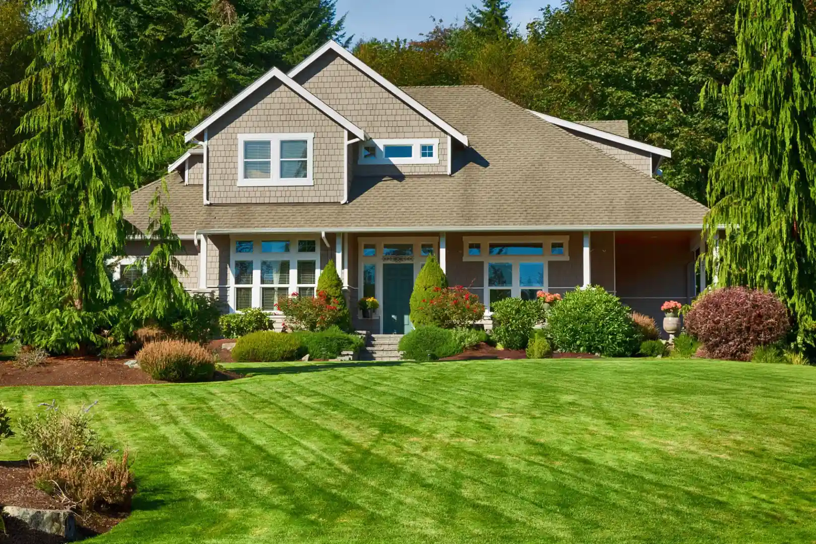 Side-by-side comparison of a trenched yard vs. a yard with two small access points for trenchless repair - replacing main drain pipe in house Side-by-side comparison of a trenched yard vs. a yard with two small access points for trenchless repair - replacing main drain pipe in house