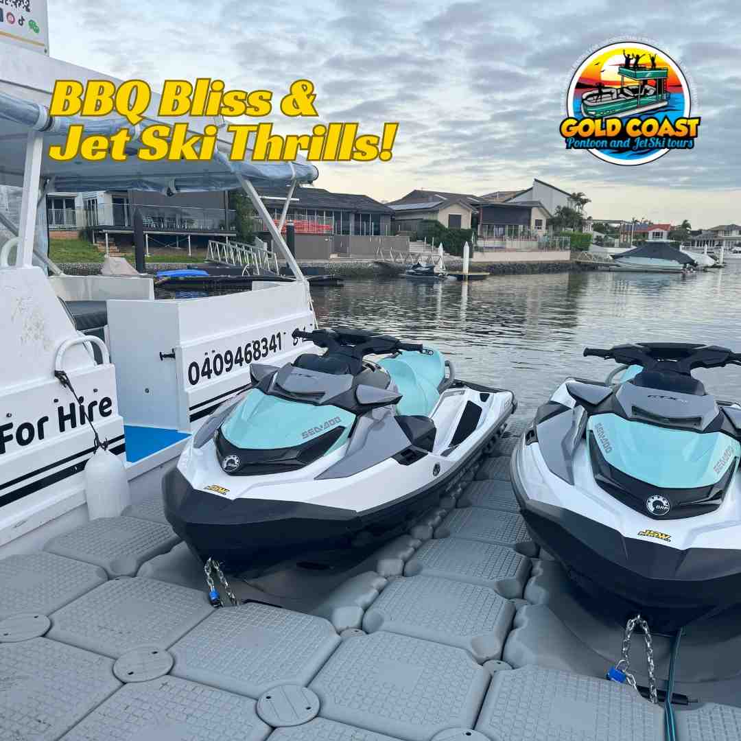 A pontoon boat and two jet skis anchored near South Stradbroke Island - Boat tours Gold Coast
