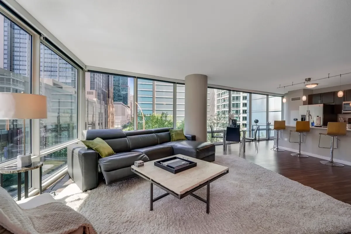 modern fully furnished living room in a downtown high-rise - chicago short term leases