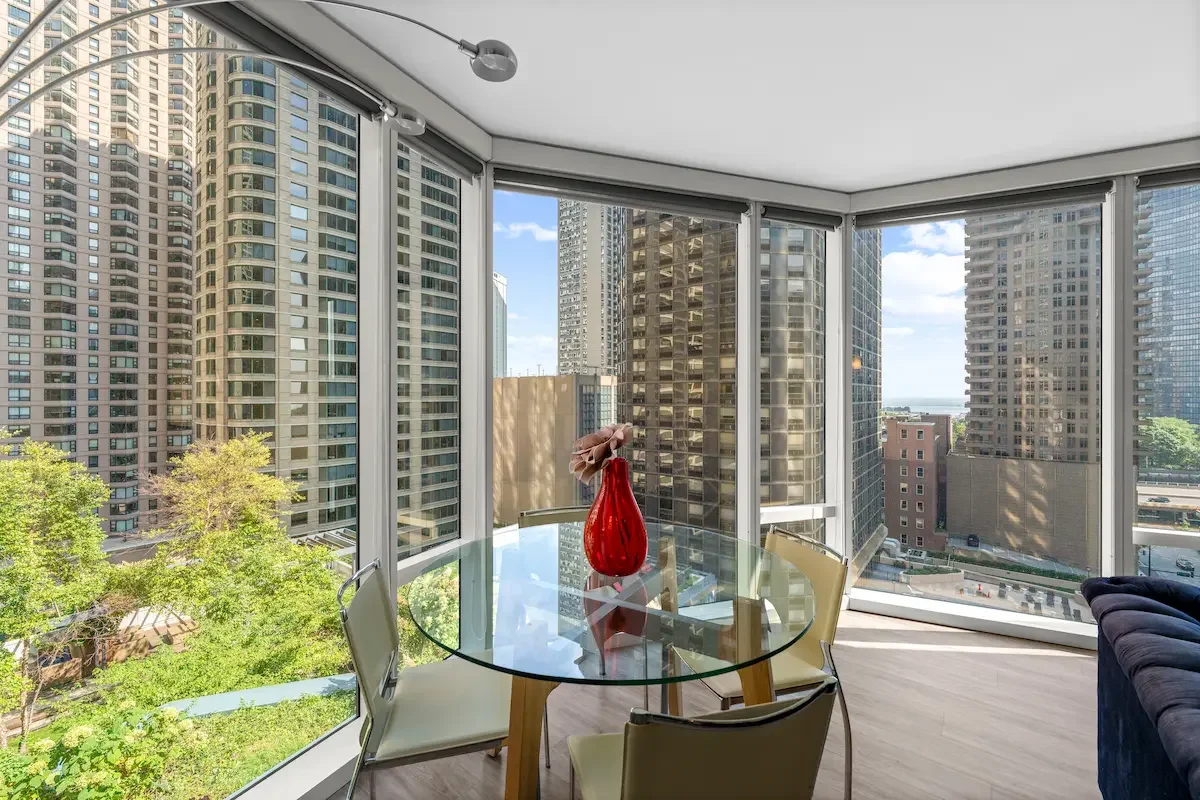 Modern open-concept dining room in a luxury Chicago high-rise