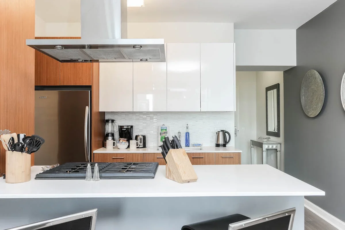 Luxury Chicago high-rise interior showcasing comfort and style - month to month lease chicago area