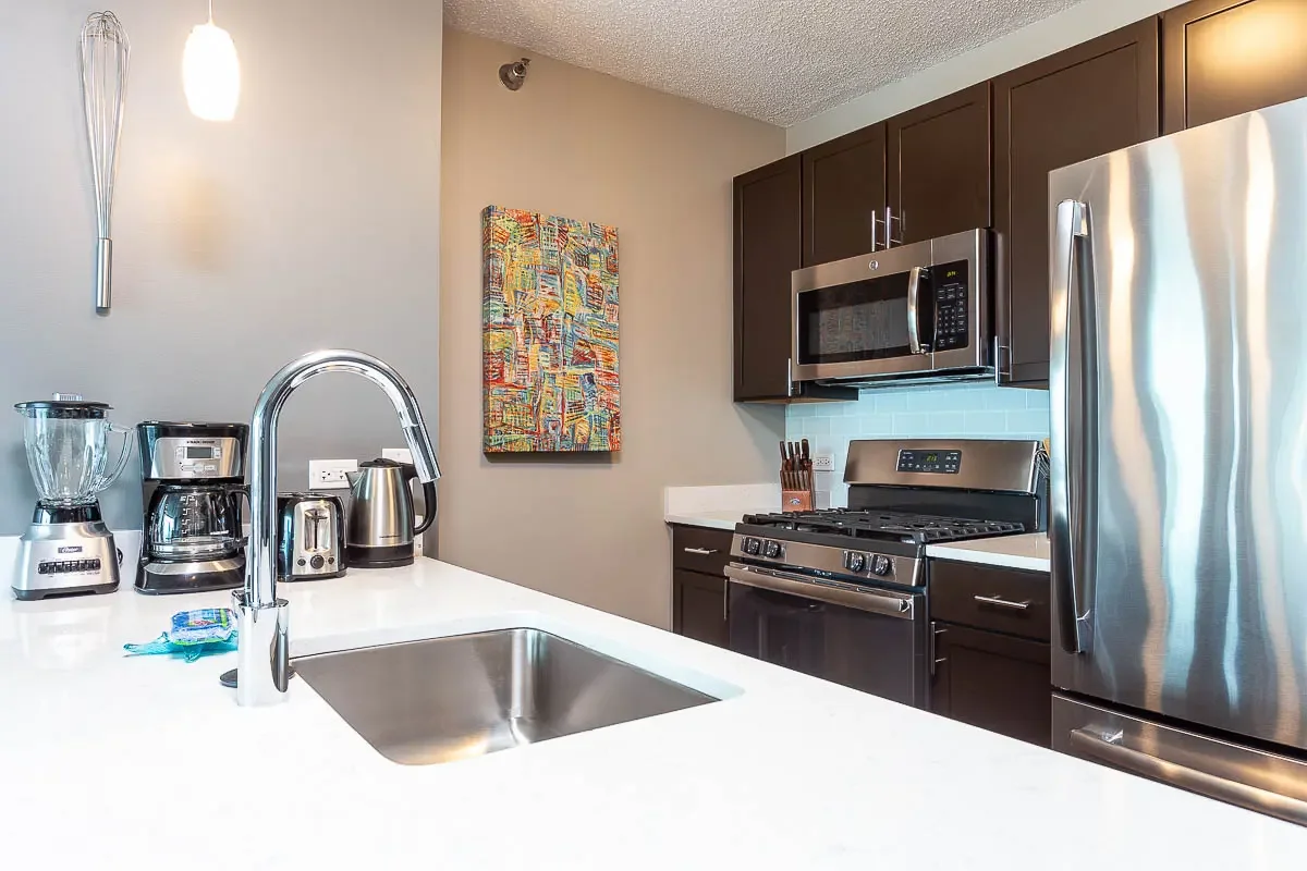 luxury corporate apartment in downtown Chicago, kitchen luxury corporate apartment in downtown Chicago, kitchen
