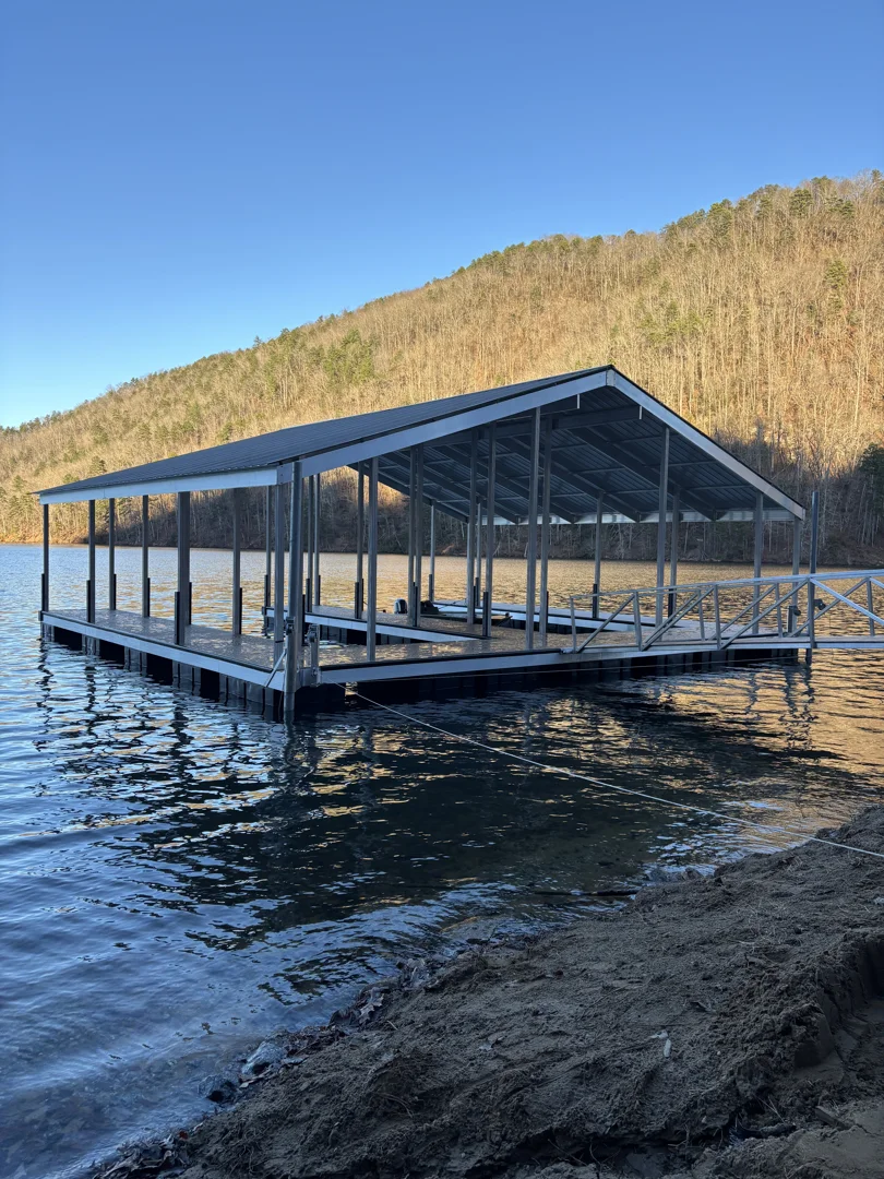 Gainesville floating dock experts on Lake Lanier - Gainesville floating dock experts