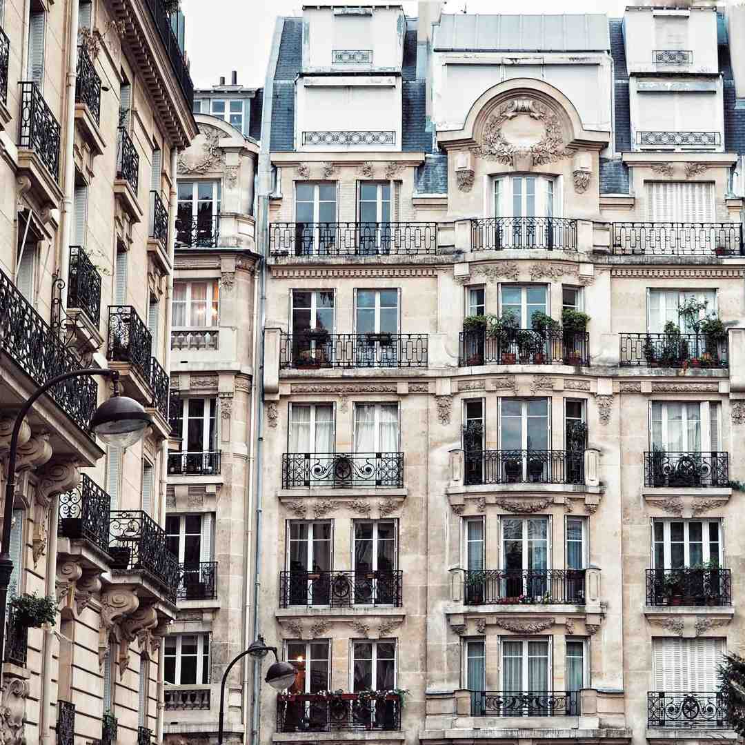 Parisian apartment building - photo credit: tania_pl Parisian apartment building - photo credit: tania_pl